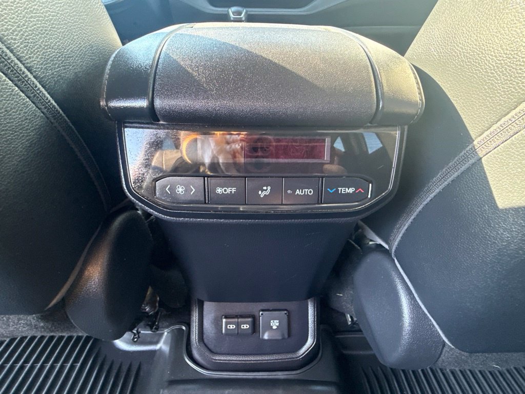 Used 2022 Toyota Highlander Limited AWD/4WD image 16