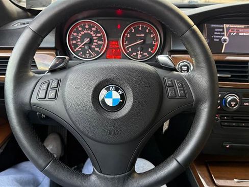 Used 2009 BMW 335i Convertible image 24