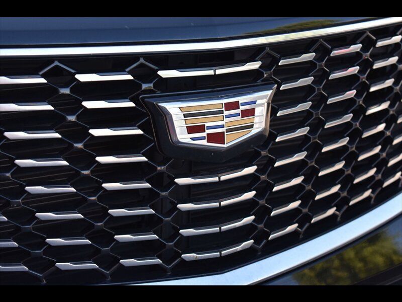 Used 2023 Cadillac XT4 Premium Luxury FWD image 44