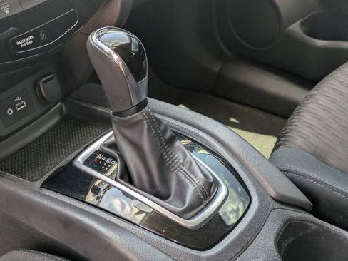 Used 2018 Nissan Rogue S FWD image 21