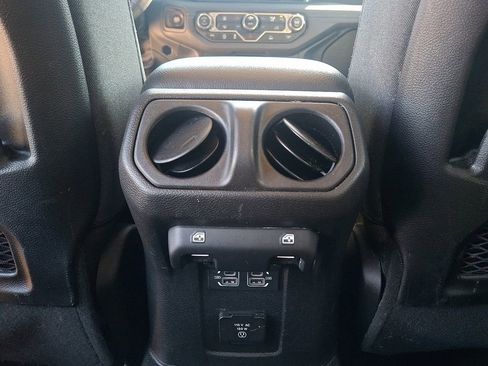 Used 2024 Jeep Wrangler Unlimited Rubicon image 11