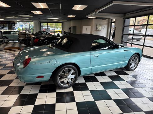 Used 2002 Ford Thunderbird Deluxe image 9