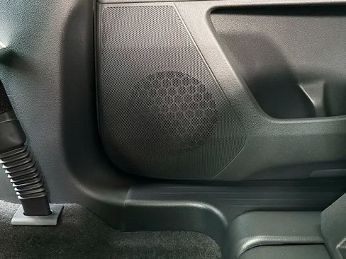 New 2025 Nissan Pathfinder SV w/ Black Appearance Package image 27