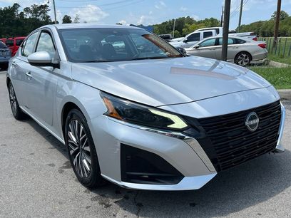 Used 2023 Nissan Altima 2.5 SV