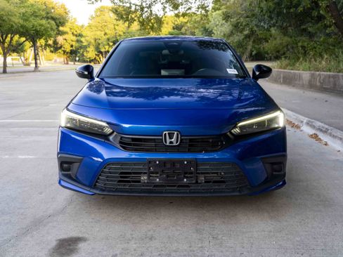 Used 2023 Honda Civic Sport image 3