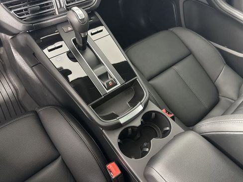 New 2026 Porsche Macan image 32