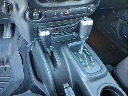 Used 2017 Jeep Wrangler Unlimited Sport w/ Quick Order Package 24S AWD/4WD image 27