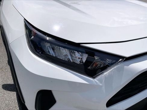 Used 2019 Toyota RAV4 LE AWD/4WD image 27