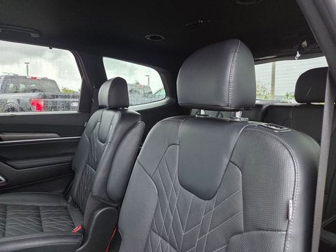 Used 2023 Kia Telluride EX X-Line image 19