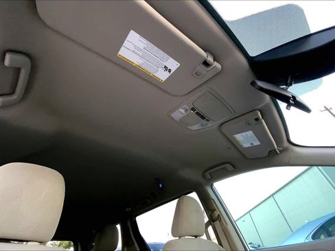 Used 2020 Toyota Sienna L image 29