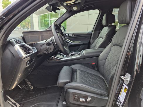 Used 2024 BMW X7 xDrive40i w/ M Sport Package AWD/4WD image 16