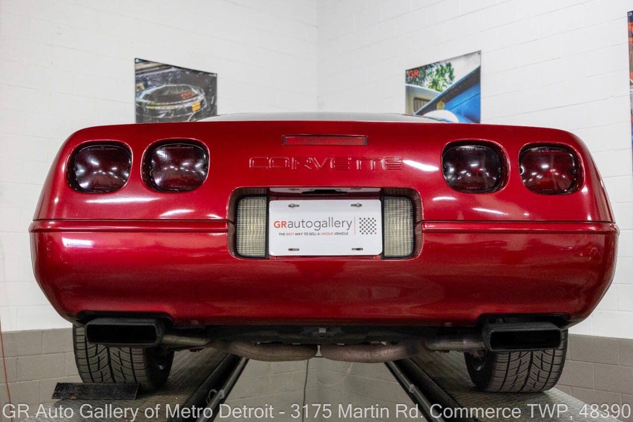 Used 1992 Chevrolet Corvette Coupe RWD image 21