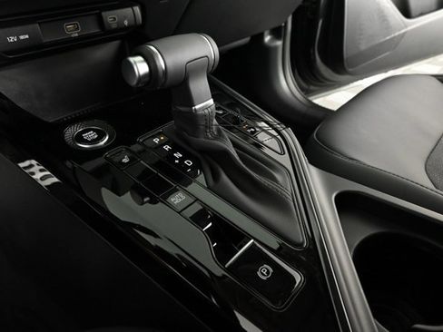 New 2025 Kia Niro EX Touring image 23