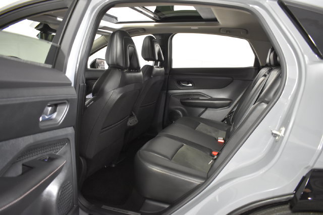 Certified 2024 Nissan Ariya AWD image 32