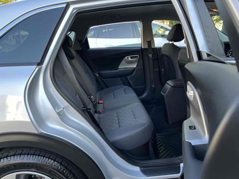 Used 2020 Kia Niro LX FWD image 27