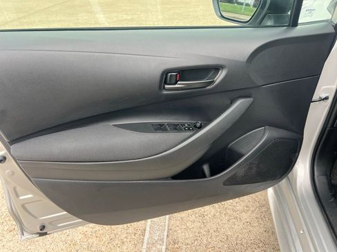 Used 2025 Toyota Corolla LE FWD image 30