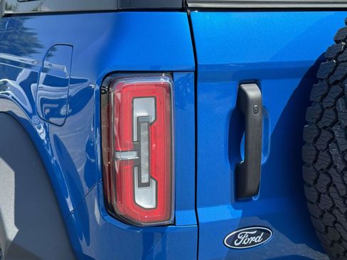 New 2026 Ford Bronco Badlands w/ Sasquatch Package AWD/4WD image 9