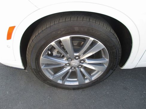 Used 2024 Cadillac XT6 Premium Luxury w/ Technology Package image 14