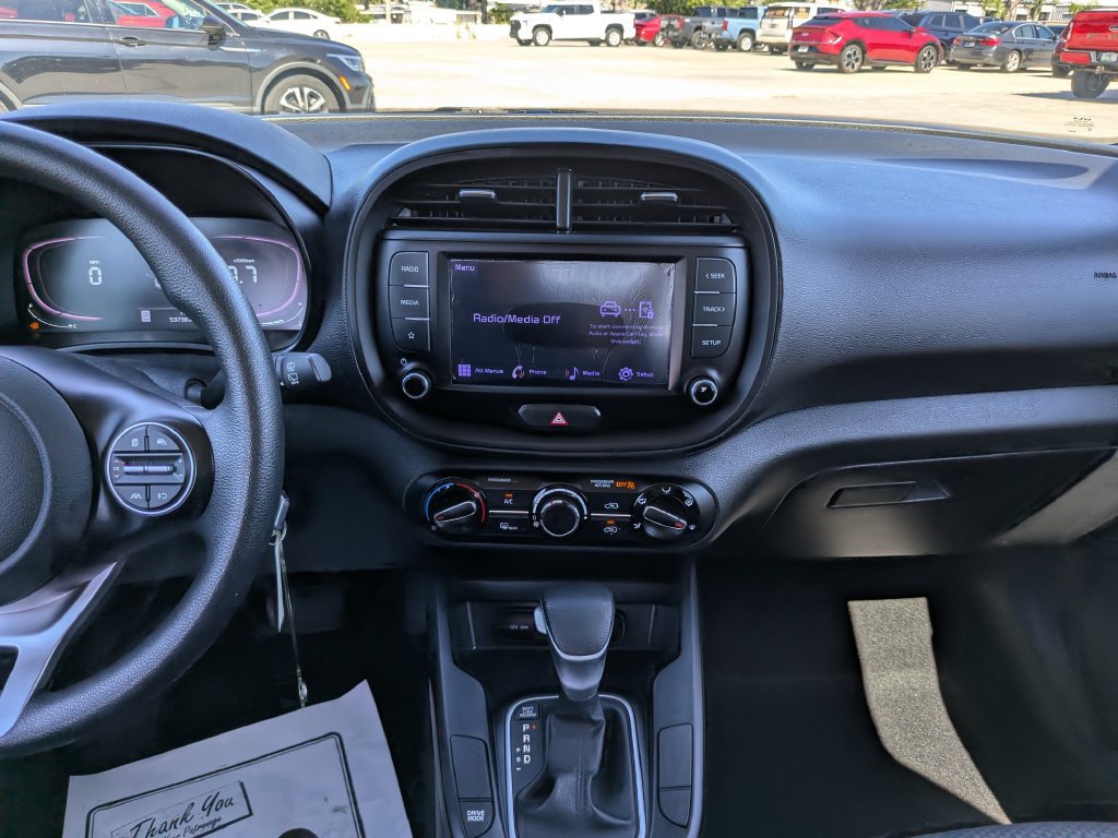 Certified 2023 Kia Soul LX FWD image 15