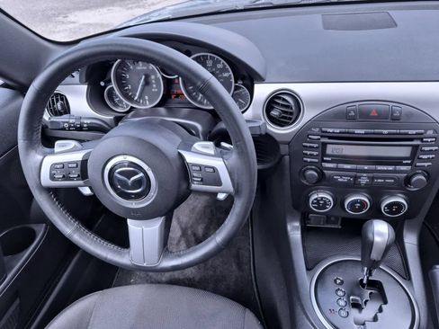 Used 2010 MAZDA MX-5 Miata Touring RWD image 15