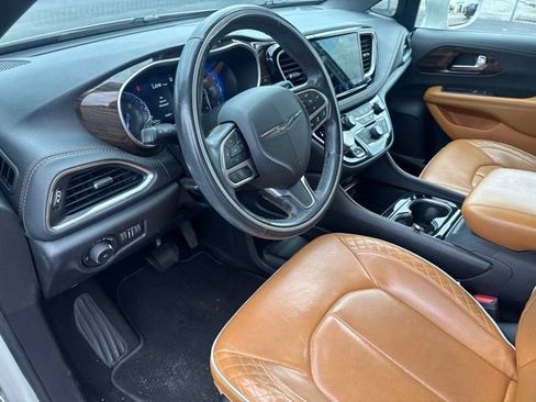 Used 2021 Chrysler Pacifica Pinnacle AWD/4WD image 23