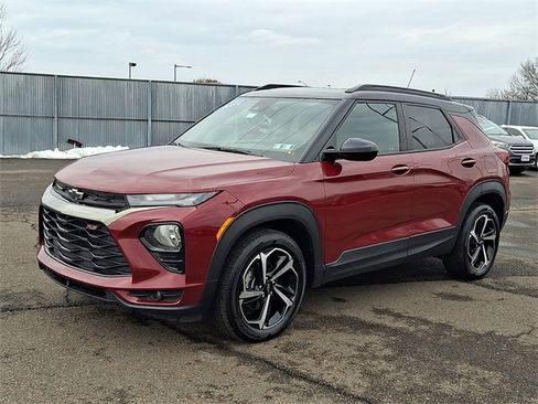 Used 2022 Chevrolet TrailBlazer RS w/ Sun and Liftgate Package image 3