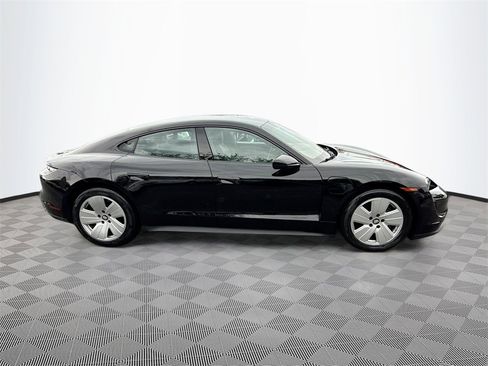 Used 2021 Porsche Taycan image 5
