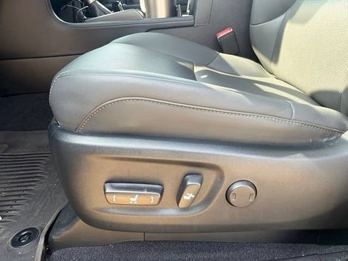 Certified 2023 Lexus GX 460 Premium w/ Accessory Package AWD/4WD image 9