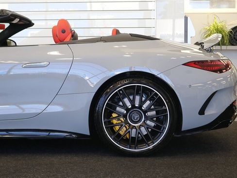 Used 2023 Mercedes-Benz SL 63 AMG 4MATIC w/ Driver Assistance Package image 50