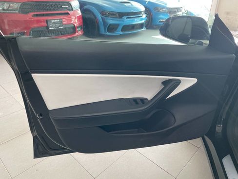 Used 2019 Tesla Model 3 Long Range image 13