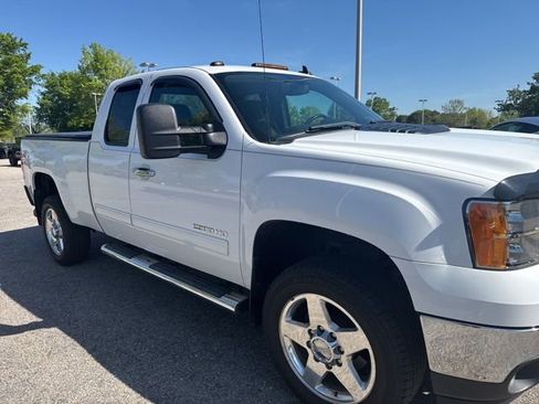 Used 2013 GMC Sierra 2500 SLE w/ SLE Preferred Package image 3