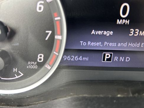 Used 2022 Nissan Titan SV image 36