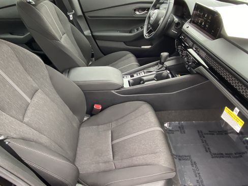 Certified 2025 Honda Accord Sport image 9