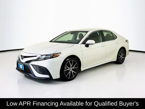 Used 2024 Toyota Camry SE w/ Convenience Package FWD image 3