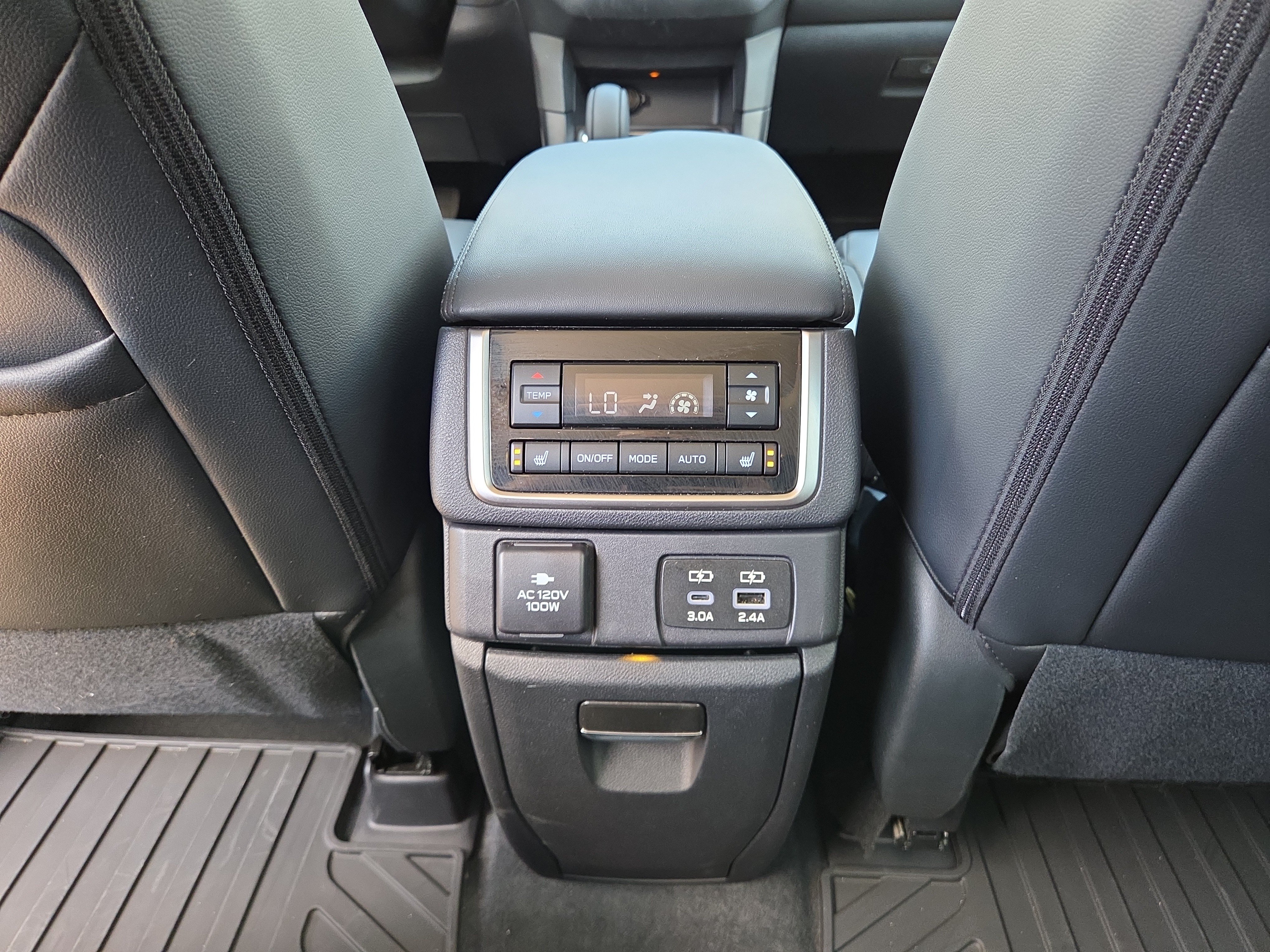 Certified 2025 Subaru Ascent Bronze Edition w/ Onyx Package AWD/4WD image 13