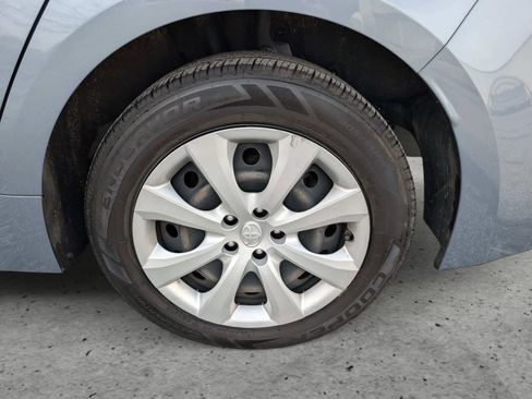 Used 2023 Toyota Corolla LE image 7