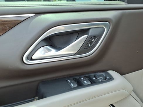 Used 2022 GMC Yukon SLE AWD/4WD image 7