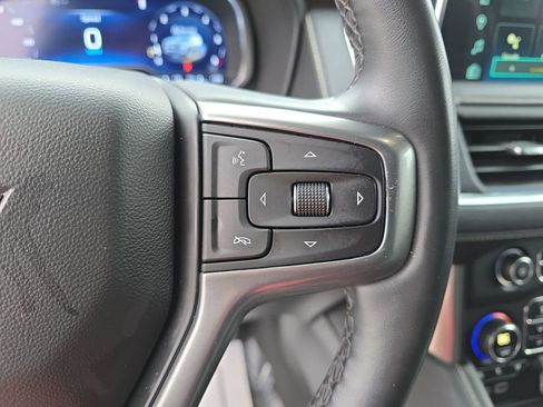 Used 2023 Chevrolet Suburban Premier image 23