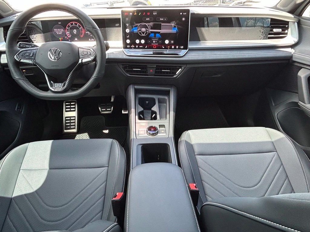 Certified 2026 Volkswagen Tiguan SE R-Line FWD image 10