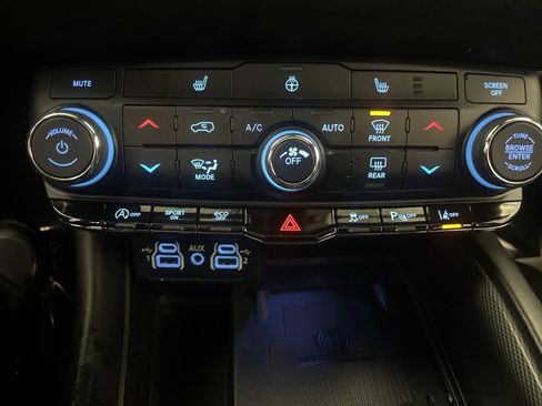 Used 2022 Dodge Durango GT image 12