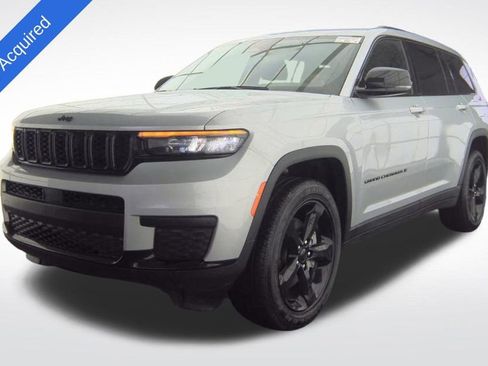 Used 2025 Jeep Grand Cherokee L Laredo image 1