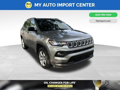 Used 2022 Jeep Compass Latitude w/ Convenience Group AWD/4WD image 1