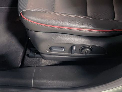 Used 2024 Chevrolet TrailBlazer RS w/ Driver Confidence Package image 26