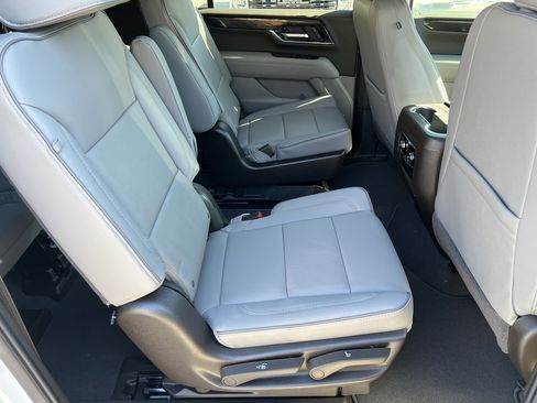 New 2026 GMC Yukon XL Elevation image 18