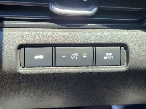 Certified 2025 Nissan Altima 2.5 SV FWD image 9