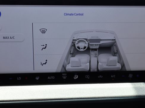 New 2025 Ford Maverick XLT w/ XLT Luxury Package image 22