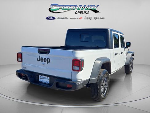 New 2025 Jeep Gladiator Sport image 7