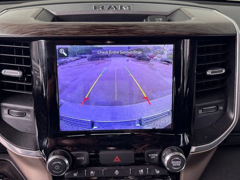 Used 2019 RAM 1500 Laramie AWD/4WD image 35