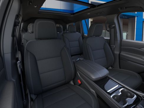 New 2026 Chevrolet Traverse LT w/ Sun and Wheel Package FWD image 16
