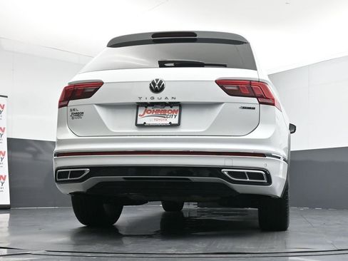 Used 2024 Volkswagen Tiguan SEL R-Line image 38